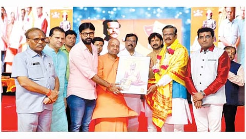 अक्कलकोट : करमणूक कार्यक्रमास रसिकांचा उत्स्फूर्त प्रतिसाद