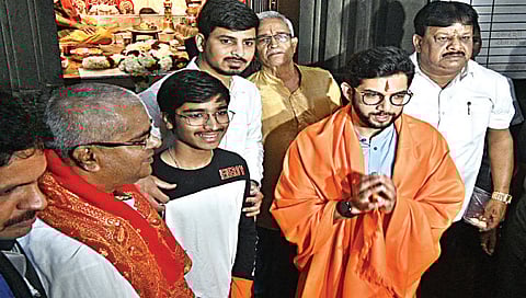 आदित्य ठाकरेंनी नाशिकच्या काळाराम मंदिरात घेतले दर्शन; म्हणाले, कांदेंनी ‘मातोश्री’वर यावे