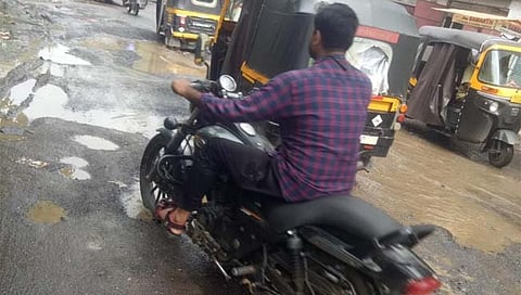 बेसिकचा नाही पत्ता, स्वप्नं बघतायंत महासत्ता होण्याचे : खड्ड्यांवरून अभिनेता श्रेयस राजे याचा संताप