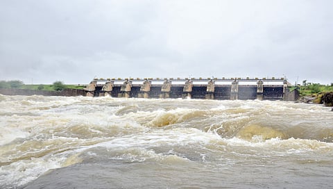 नाशिक : ऑक्टोबरच्या मध्यात १२ धरणांचा विसर्ग कायम