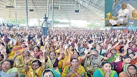 नाशिक : पंढरीला जाऊ न शकल्याने गुरुपीठात आषाढीनिमित्त भविकांची मांदियाळी