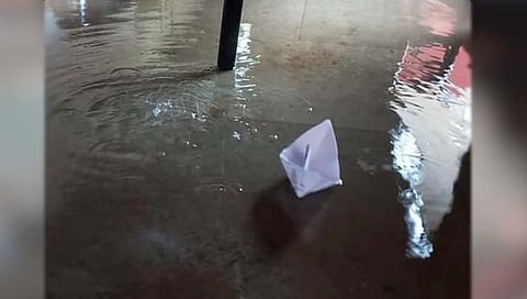 गोवा : न्यायालयात वकिलांनी सोडल्या कागदी होड्या; नेमकं काय झालं?