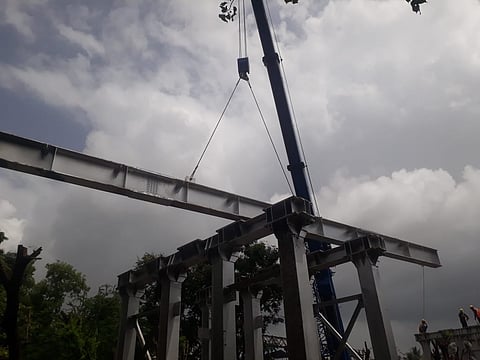 ठाणे : बदलापूरात फुट ओवर पुलाचे गार्डर टाकण्याच्या कामास सुरूवात; तीन तासांचा मेगाब्लॉक