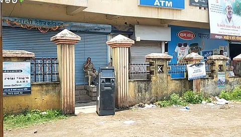 सांगली : पैसे न मिळाल्याने एटीएम मशीन रस्त्यात टाकून चोरटे पसार