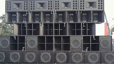 उच्च न्यायालय: ध्वनिप्रदूषण मर्यादा निश्चित केलेली असताना डीजेला बंदी का?