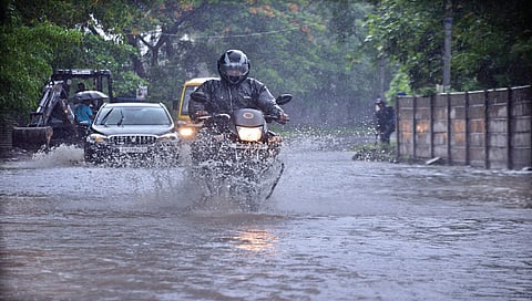 राज्याला मान्सूनपूर्व तडाखा, सहा बळी; सोलापूर, सांगली, उत्तर महाराष्ट्रात मुसळधार
