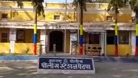 Dowry : पाच लाखांच्या हुंड्यासाठी नायब तहसीलदाराची पत्नीला मारहाण