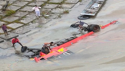 मध्य प्रदेश एसटी बस अपघात : मृतांच्या नातेवाईकांना दहा लाखांची मदत देण्याचे मुख्यमंत्र्यांचे एसटी महामंडळाला निर्देश