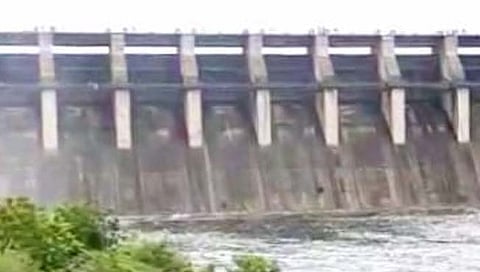 येलदरी धरणाचे संग्रहीत छायाचित्र