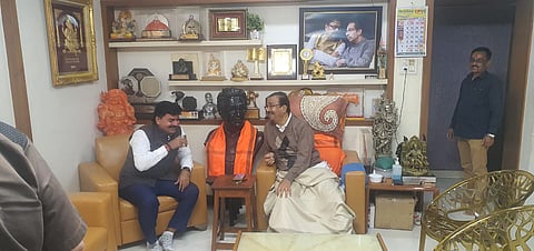 खासदार राहुल शेवाळेंनी घेतली गजानन किर्तीकरांची भेट