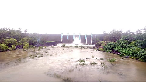 मुंबईकरांची तहान भागणार ; अप्पर वैतरणा ओव्हरफ्लो