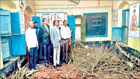 बेळगाव : खानापुरात 16 शाळा इमारती धोकादायक