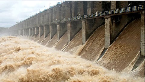 नंदुरबार : हतनूर धरणातून 2 लाख 63 हजार क्युसेक पाण्याचा विसर्ग, तापी काठच्या गावांना इशारा