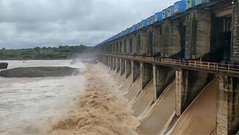 हतनूर धरणाचे सर्व 22 दरवाजे उघडले