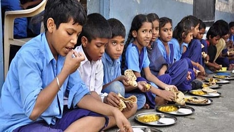 school nutrition : शालेय पोषण आहारातून मिळणार अंडी आणि केळी