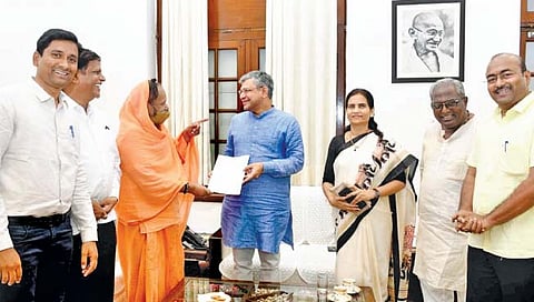 सोलापूरला लवकरच वंदे भारत एक्स्प्रेस