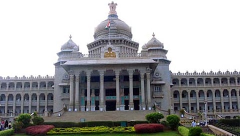 कन्नडसक्तीचे नवे विधेयक; इतर भाषिकांवर दबाव आणण्याचा कर्नाटक सरकारचा प्रयत्न