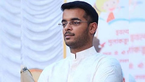 आमदार प्रताप सरनाईकाच्या पुत्राची युवासेनेतून हकालपट्टी