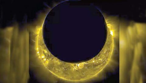 ‘नासा’ने टिपले अंतराळातील सूर्यग्रहण!