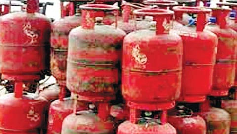 सातारा : घरगुती गॅस दरवाढीचा पुन्हा भडका