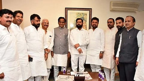 आयुष्यभर शिवसेनेतच राहणार असं म्हणणा-या अर्जुन खोतकरांनी घेतली मुख्यमंत्री शिंदेंची भेट