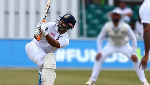 ऋषभ पंतचे शतक ; जडेजासह द्विशतकी भागीदारीने डाव सावरला