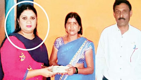 धुणी-भांडी करणार्या महिला ‘रेश्मा’च्या टार्गेट