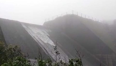 महाबळेश्वरची जीवनवाहिनी असलेला वेण्णा तलाव ओव्हर फ्लो (व्हिडिओ)