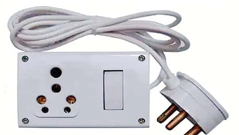 इलेक्ट्रिक वस्तूंची तिसरी पिन वाचवते प्राण