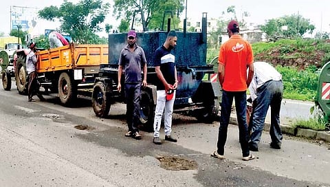 सांगली-कोल्हापूर महामार्गावर ‘पाट्या टाकण्याचा’ उद्योग!