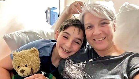 तो प्रत्येक पाचव्या मिनिटाला करतो उलटी