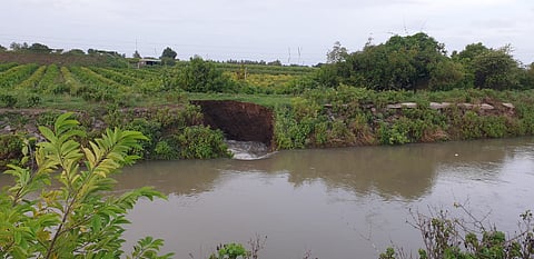 इंदापूर: निरा डावा कालव्याला भगदाड; लाखो लिटर पाणी वाया