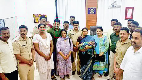 अपहरण : बाळाच्या भेटीने आईचा हंबरडा; पोलिसांवर कौतुकाचा वर्षाव