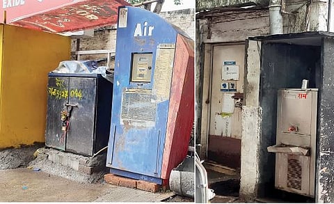 पेट्रोल पंपांवर ना हवा, ना पाणी; स्वच्छतागृहांत जायचीही नाही सोय