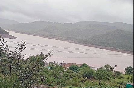 पानशेत धरण निम्म्यावर; ओढे-नाल्यांतून प्रवाह सुरूच