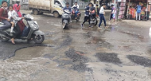 धायरी : नवले हॉस्पिटलजवळ मैलापाणी; नवले पुलापर्यंत आला लोंढा