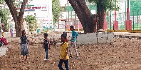 बिबवेवाडी परिसरात हरवली खेळाची मैदाने; मुलांच्या खेळण्यावर आली गदा