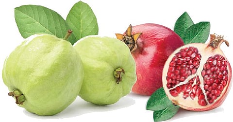 पिंपरी : बाजारपेठांत डाळिंब आणि पेरूला मागणी