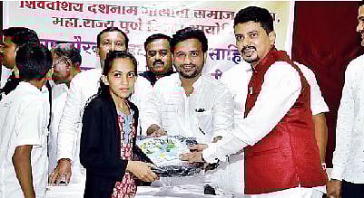 मुलांना कर्तव्याचा विसर पडल्याने वृद्धाश्रम वाढले; प्रा. यशवंत गोसावी यांचे प्रतिपादन