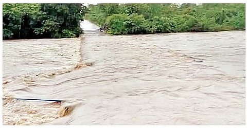 काळूसचा पूल पाण्याखाली