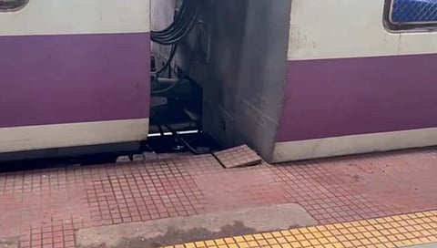 मुंबई : सीएसएमटी-पनवेल लोकलचा एक डब्बा रुळावरून घसरला; हार्बर मार्गावरील वाहतूक विस्कळीत (व्हिडिओ)