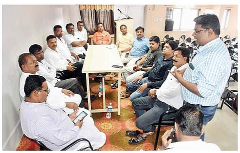 नगर : शिक्षक बँक निवडणूक बिनविरोधसाठी प्रयत्न