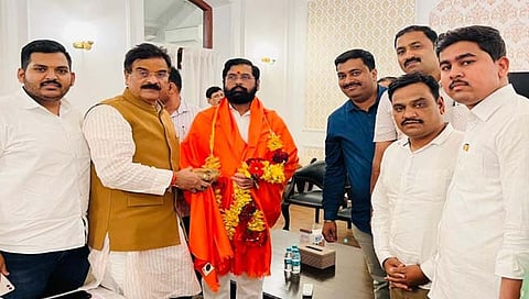 शिंदे गटात गेलेल्या विजय शिवतारे यांची शिवसेनेतून हकालपट्टी