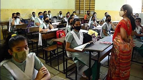 पुणे : जि. प.चा शिक्षक समायोजनाचा घाट!