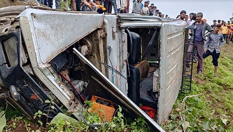 अमरावती : क्रुझर गाडी खड्ड्यात कोसळून मजूर ठार; १७ जण जखमी
