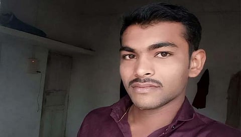 बीड : विषारी औषध पिऊन तरुणाची आठवडी बाजारात आत्महत्या