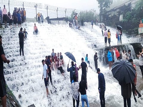 पिंपरी : धबधबे लागले खुणवू; पण सुरक्षेचे तीनतेरा