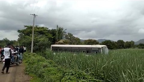 सातारा : चक्कर आली तरीही चालकाने राखले प्रसंगावधान, बस शेतात घालत सर्व प्रवाशांना ठेवले सुरक्षित