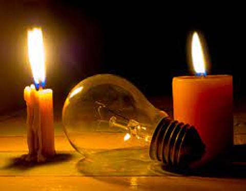 घारगाव परिसरात विजेचा लपंडाव, वीज चोरी कारवाईत महावितरण अधिकाऱ्यांचे हात वर