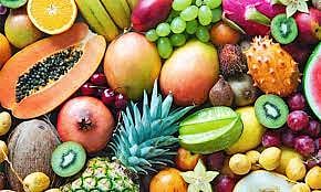 पुणे : चिक्कू, संत्री, पपई महाग; कलिंगड, लिंबू, डाळिंब स्वस्त